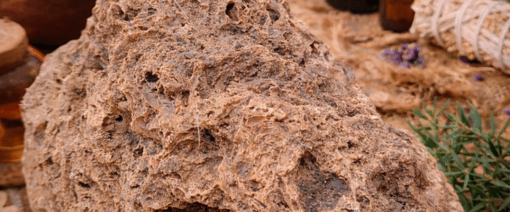 Üchiga: La piedra que nuestros ancestros usaban para soldar huesos. Üchiga: La piedra que nuestros ancestros usaban para soldar huesos.